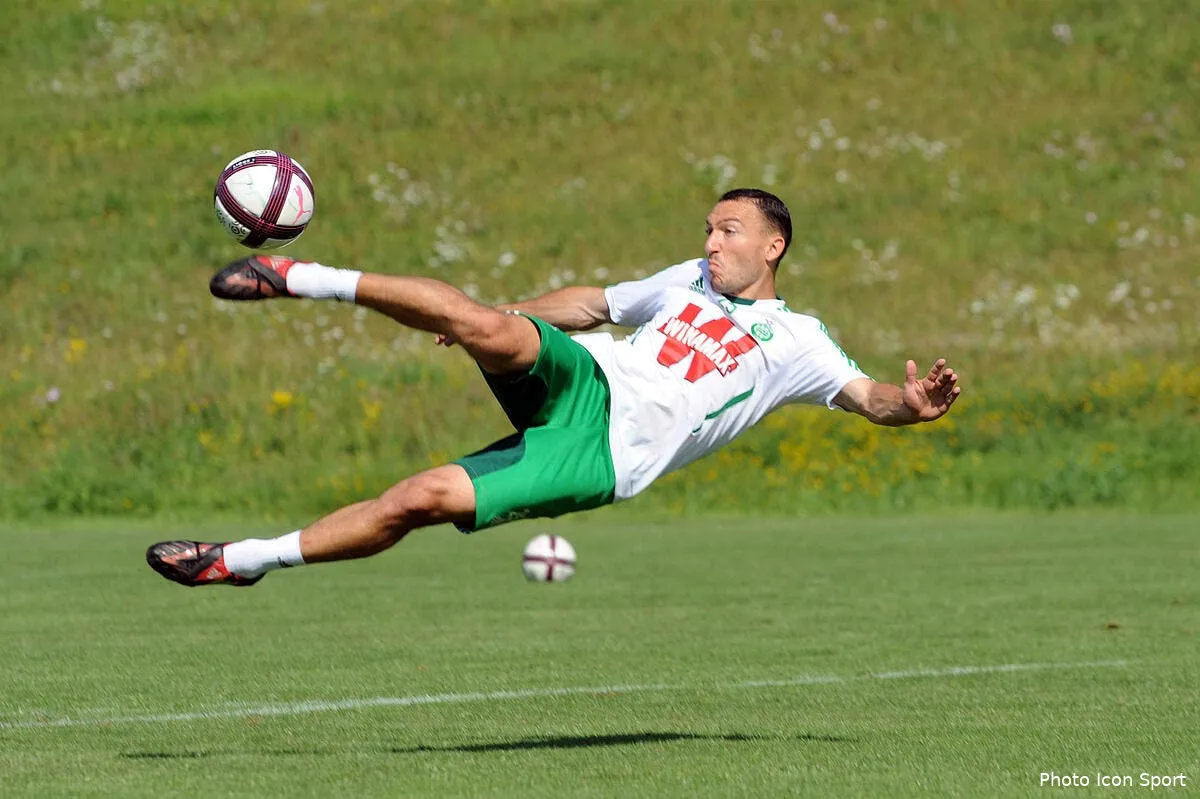 malbranque repris de volee par son pere iconsport t 190811 121 01 124425