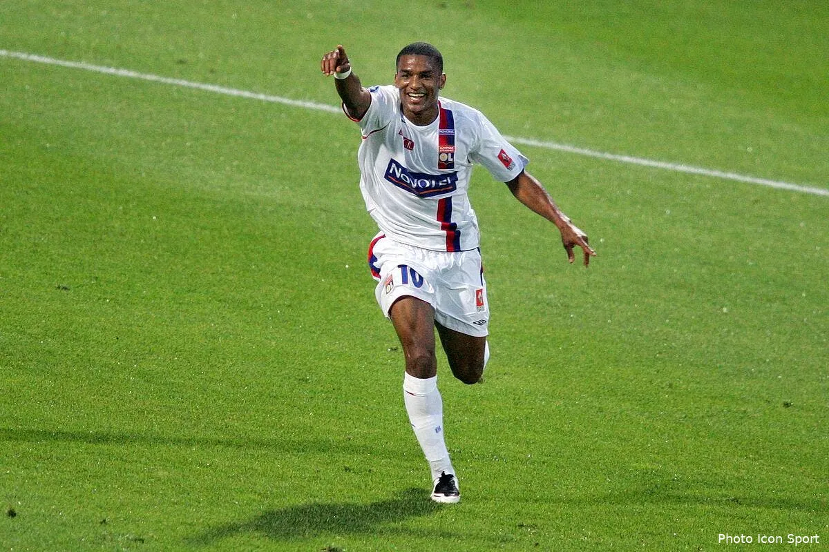 malouda rend un enorme hommage a l ol iconsport ban 260507 01 07102335