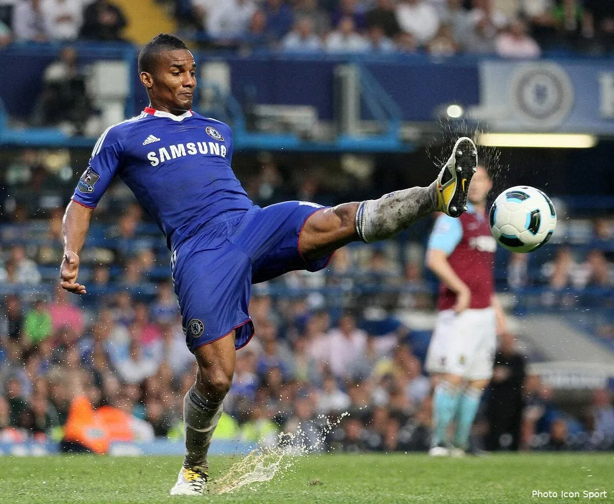 malouda vote pour hiddink a chelsea iconsport spi 230411 99 0920069