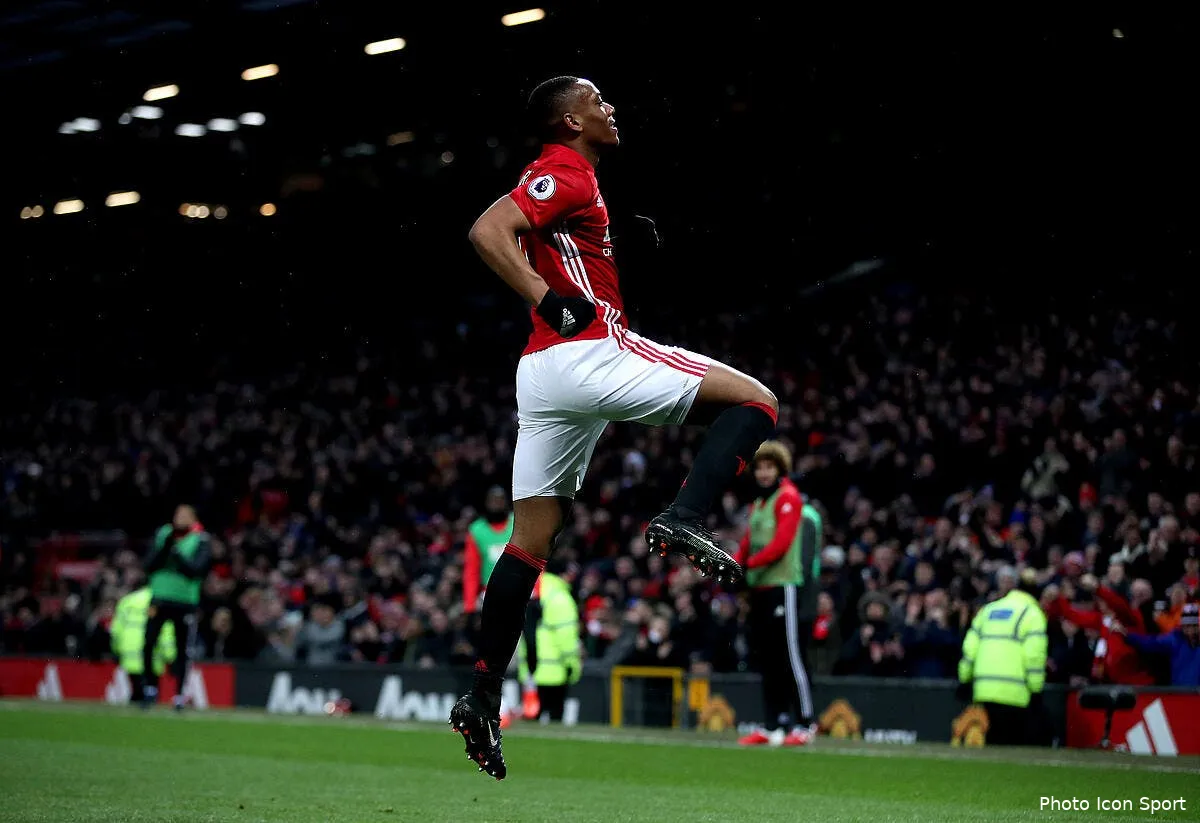 man united martial donne une lecon aux supporters francais martial 19174750
