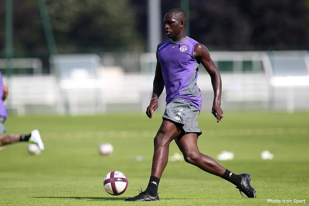 man utd rejoint l ol et le psg sur la piste sissoko iconsport blo 270611 05 1421660