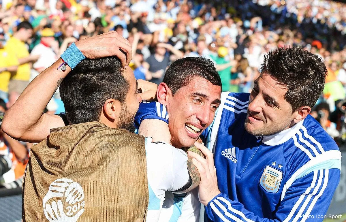 man utd utilise la supercoupe pour double le psg sur di maria iconsport pho 010714 03 2089499