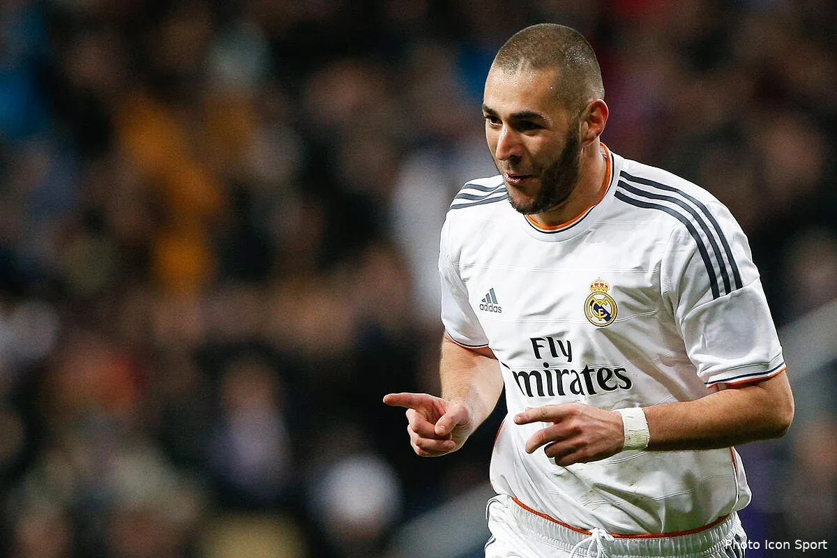 manchester united a un probleme benzema est la solution benzema 13112355
