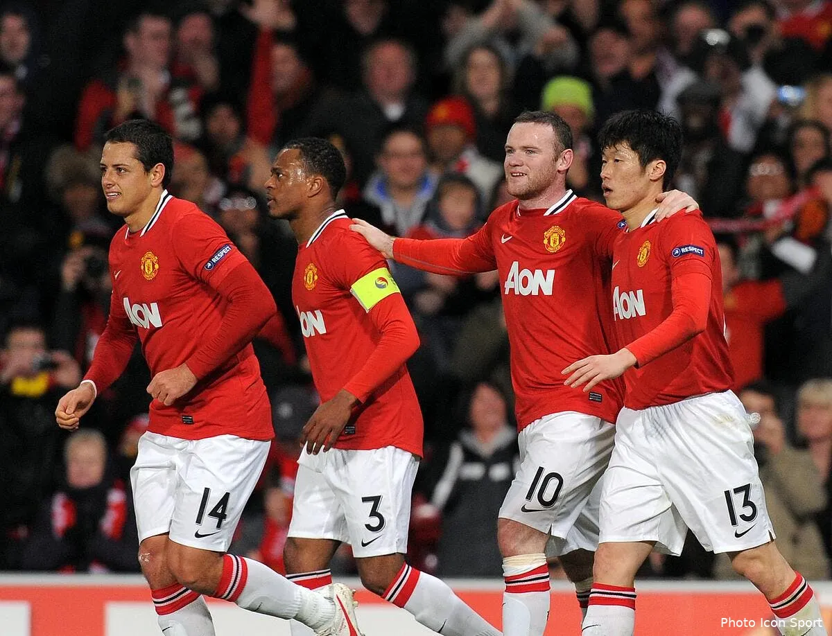 manchester united depasse city en tete de la premier league iconsport spi 080312 06 16 132234