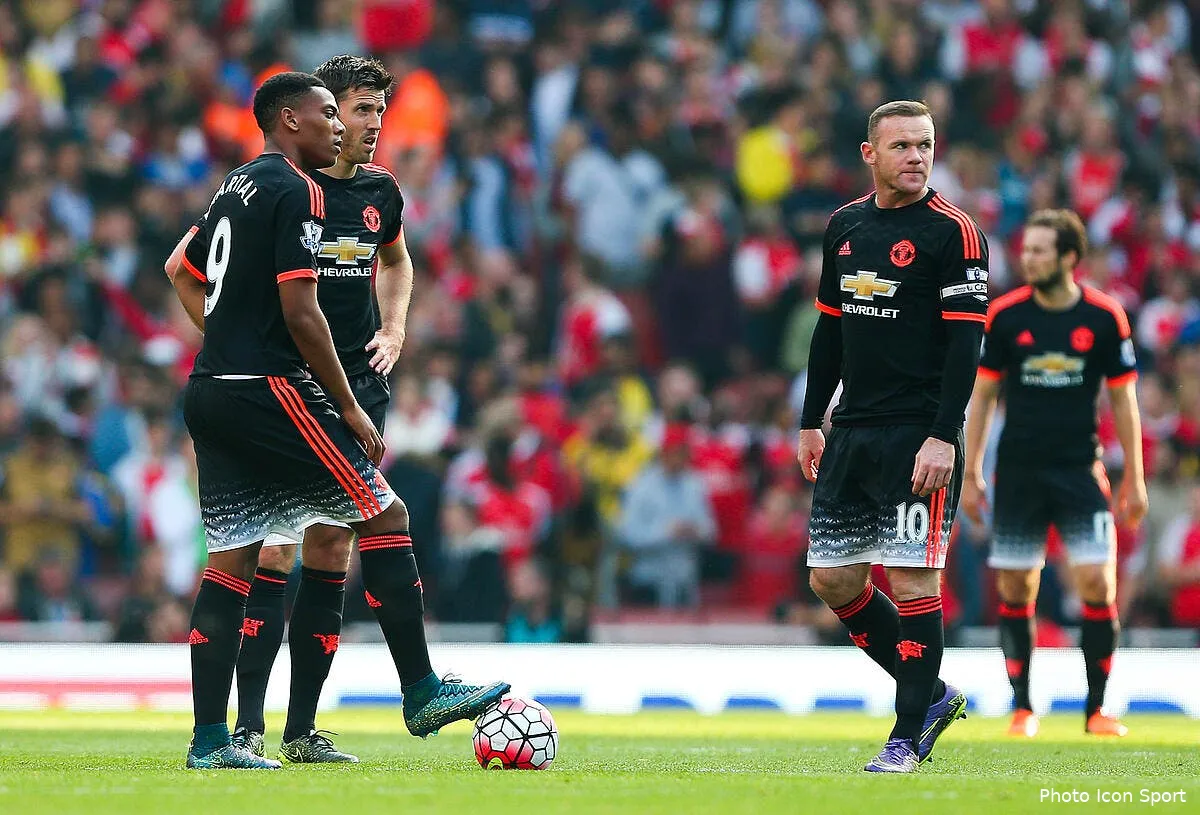 manchester united est sous le choc iconsport bpi 041015 04 16122353