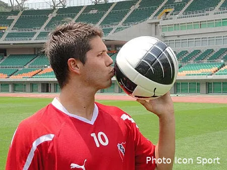 manchester united largue l om dans le dossier patricio rodriguez pato 2fd713328882