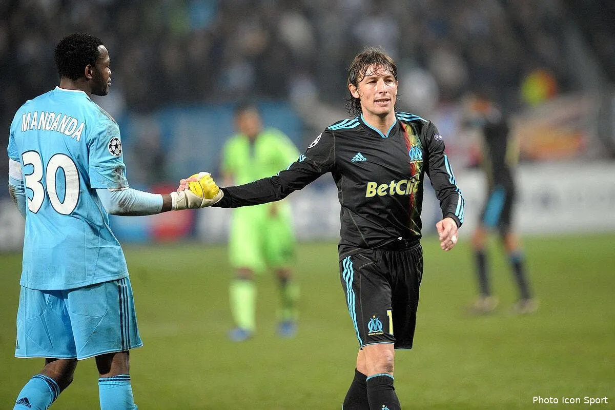 mandanda decu et emu par le depart d heinze iconsport per 081210 06 3019982