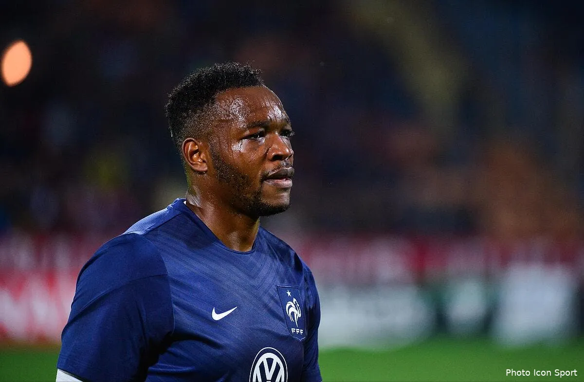 mandanda est n 2 chez les bleus et c est dur iconsport win 141014 08 9296641