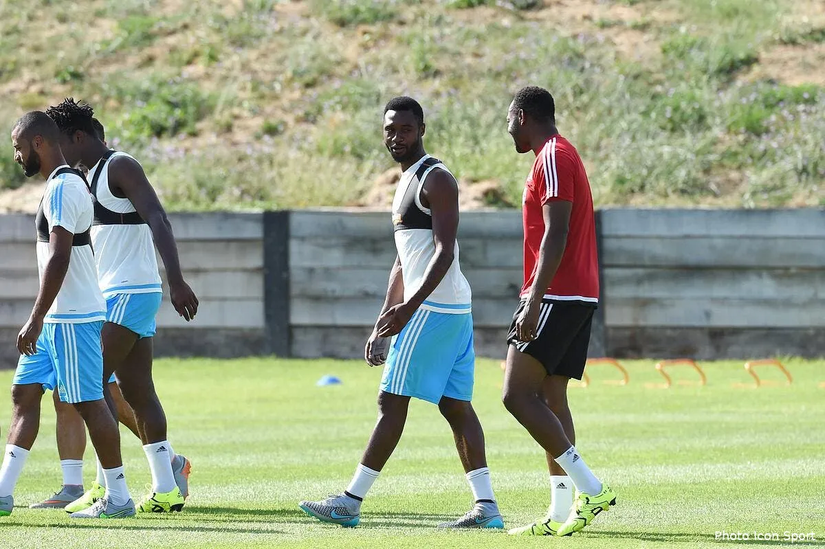 mandanda et nkoulou font deja trembler l om nkoulou mandanda120129