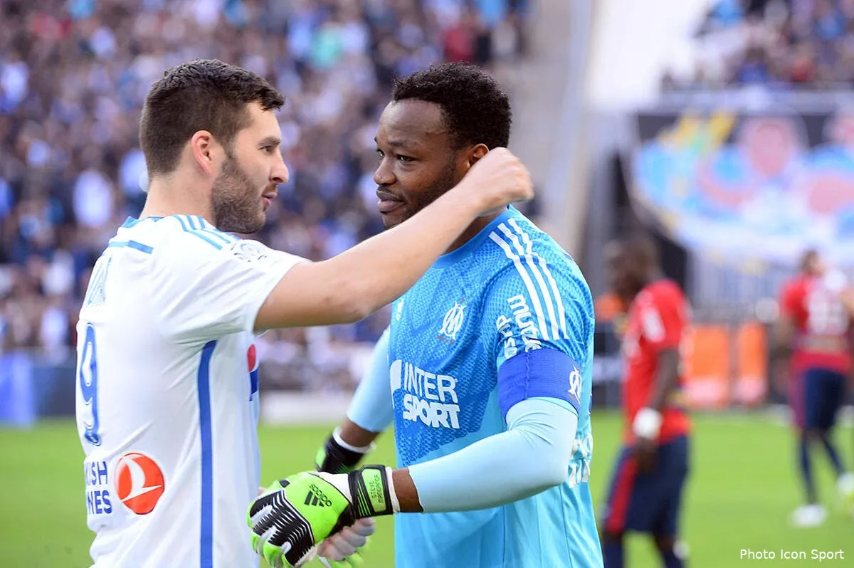 mandanda joueur du mois devant les attaquants de l om gignac mandanda100209