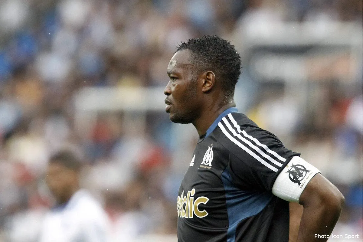 mandanda veut tuer le chat noir installe dans ses buts iconsport lai 140811 701 1923556