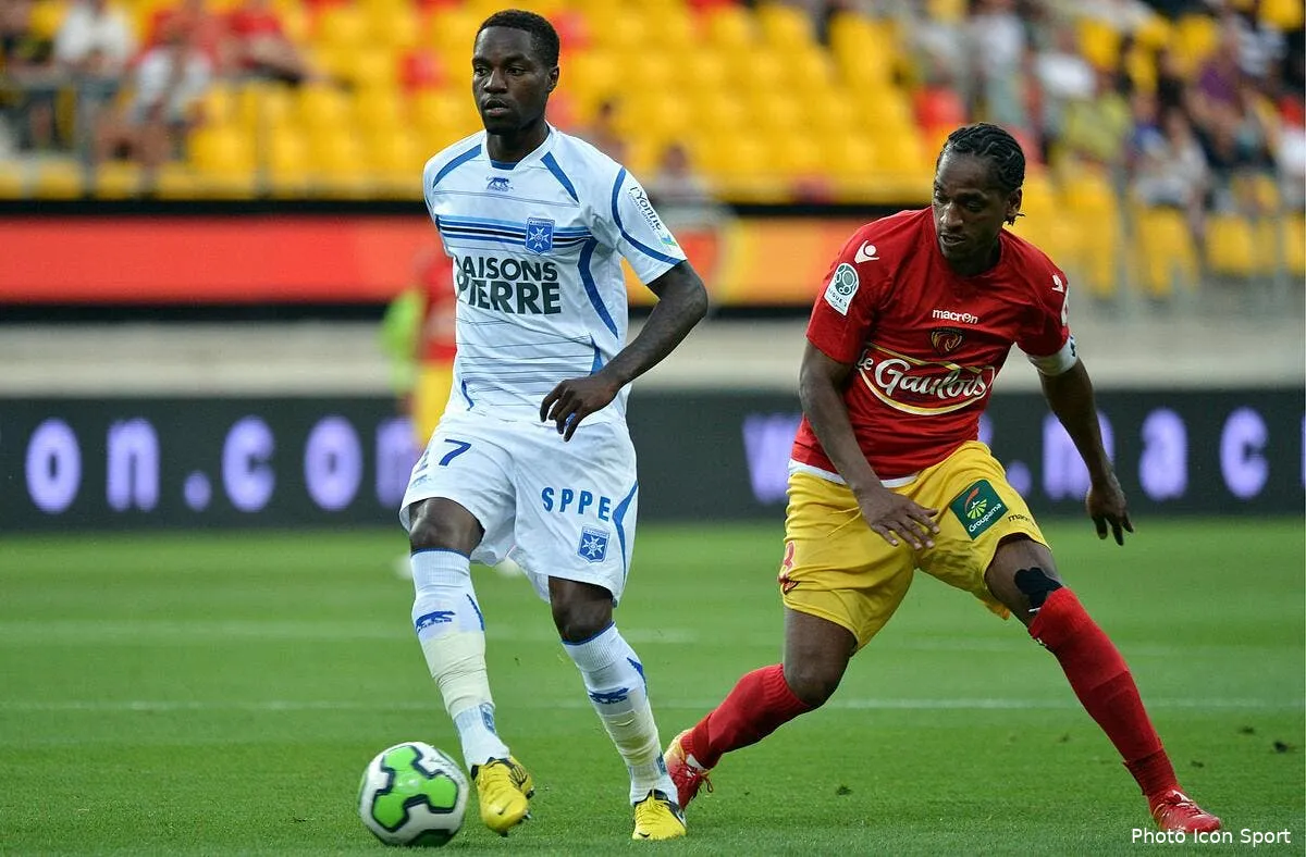 mandjeck le dit lui meme l ol et l om s interessent a lui iconsport win 200812 08 2138973