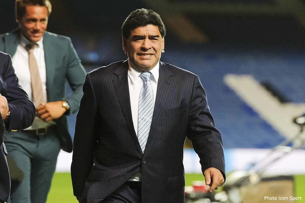 maradona a choisi son camp pour botter le cul a blatter maradona 1108631