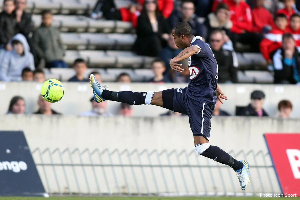 mariano l enchanteur de bordeaux iconsport blo 100313 41 5655259