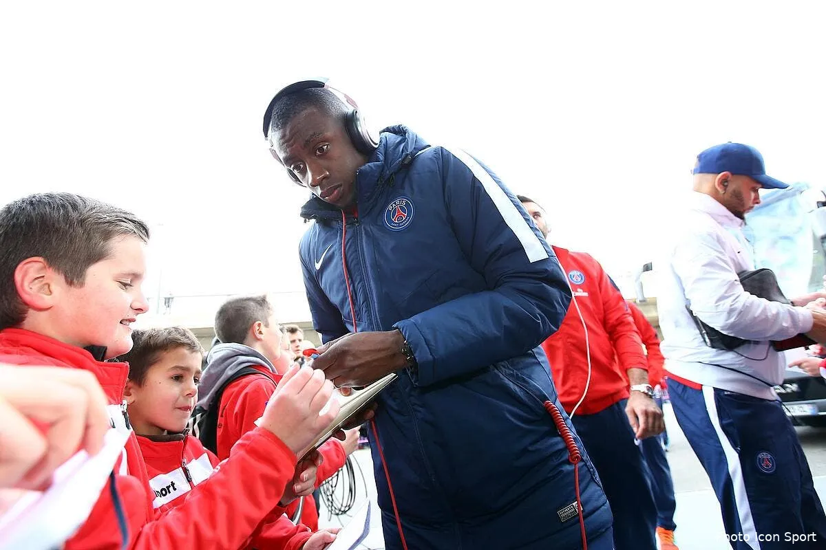 matuidi se fait voler son range rover a neuilly iconsport blo 160116 01 03131957