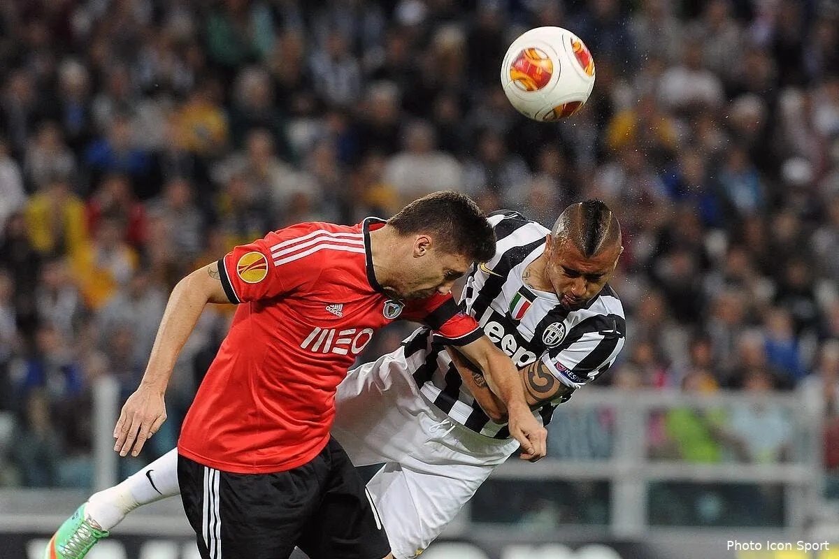 mbia crucifie valence le benfica bloque la juventus iconsport ipp 010514 01 0182089