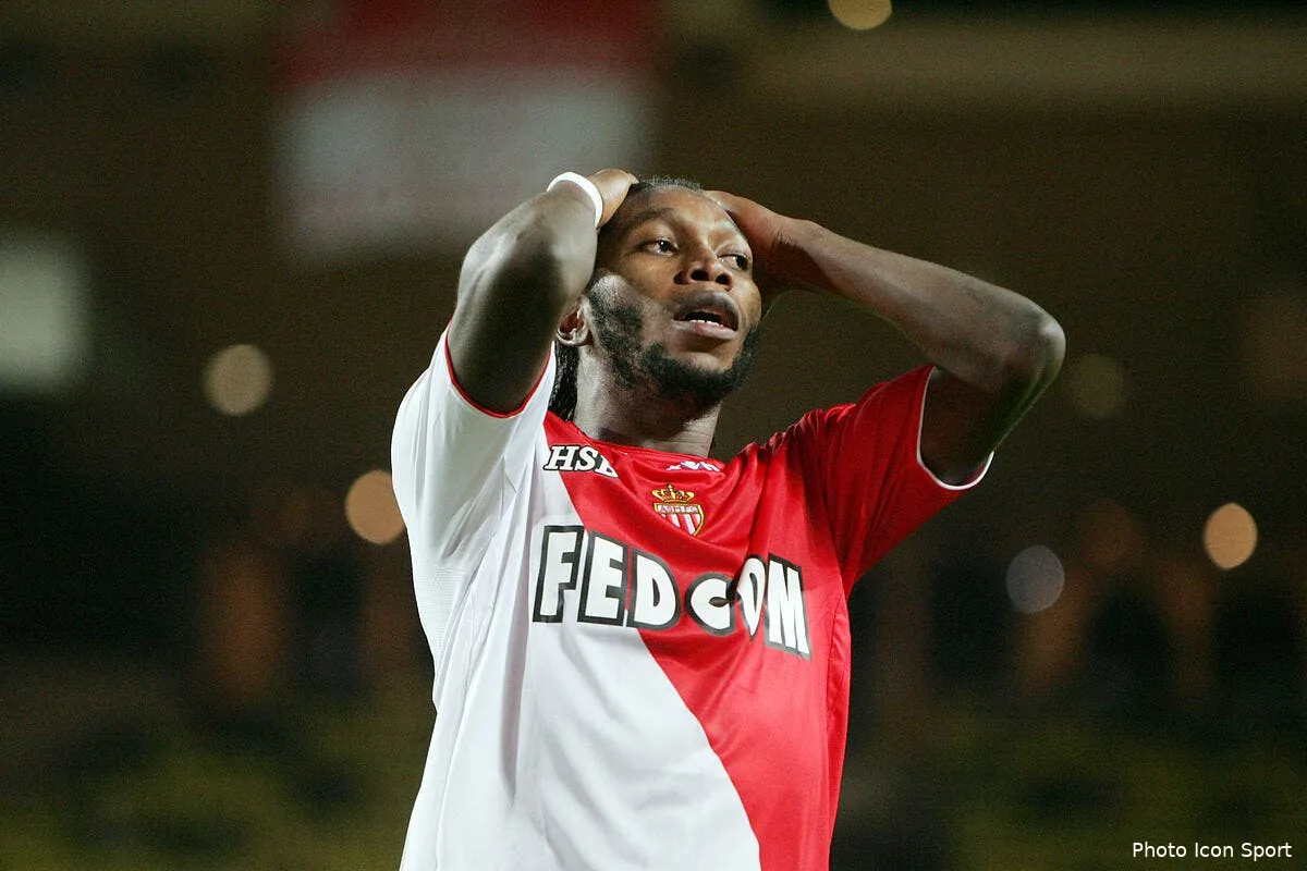 mbokani decide de retourner a anderlecht iconsport gri 021110 001 1120428