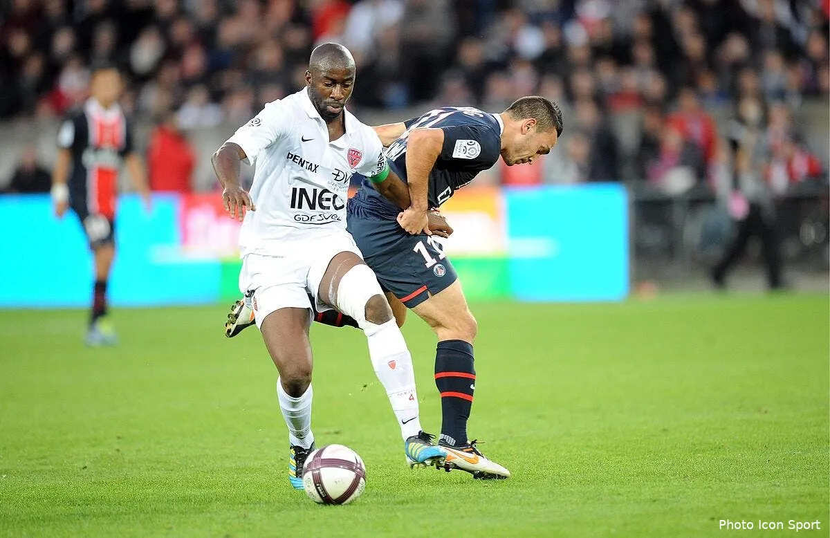 meite a prevu de faire la bise a anigo iconsport per 231011 74 0426548