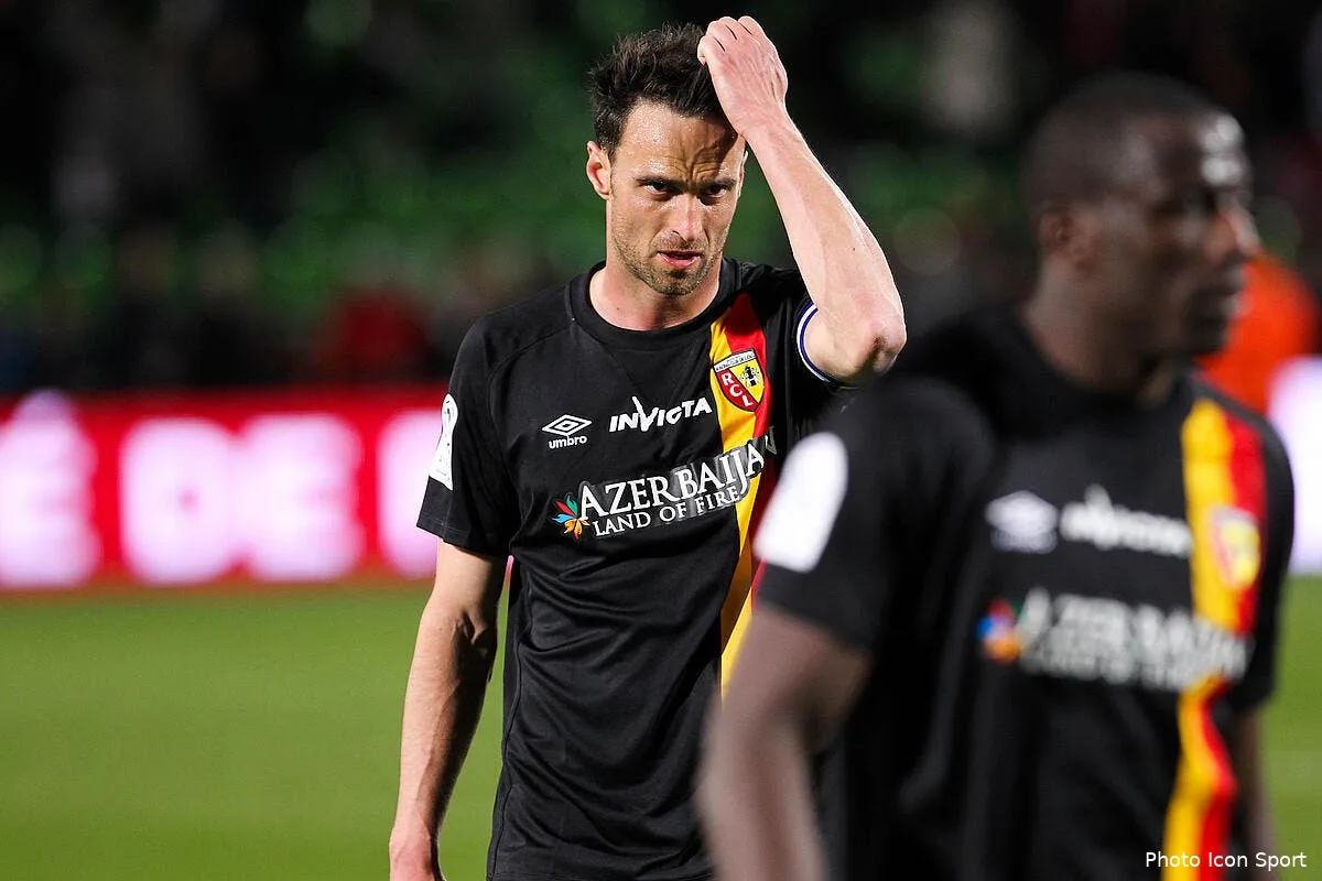 meme le capitaine de lens ne sait rien sur l avenir du club iconsport mrv 180415 02 04110495