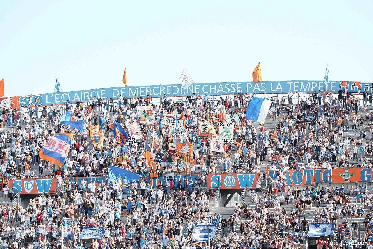 meme om arsenal ne remplit plus le velodrome iconsport blo 021011 401 0526096