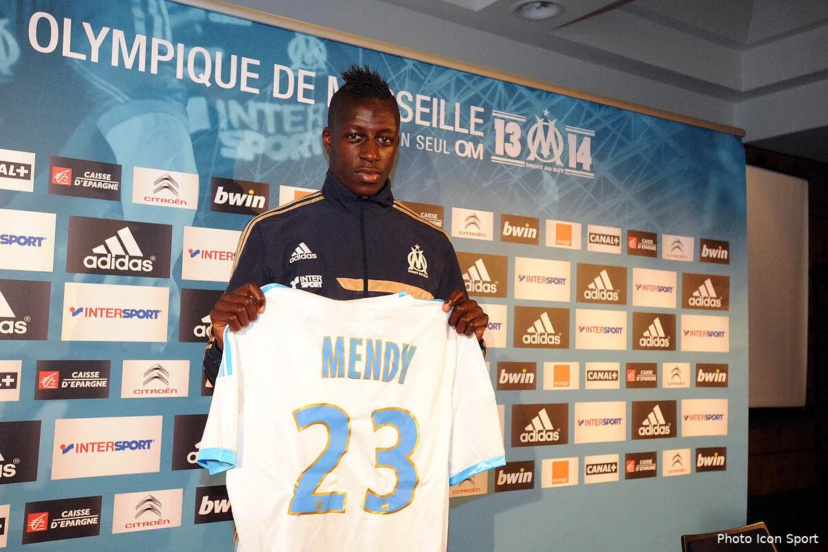 mendy est blesse mais il tente de rassurer l om iconsport pet 100713 08 0362145