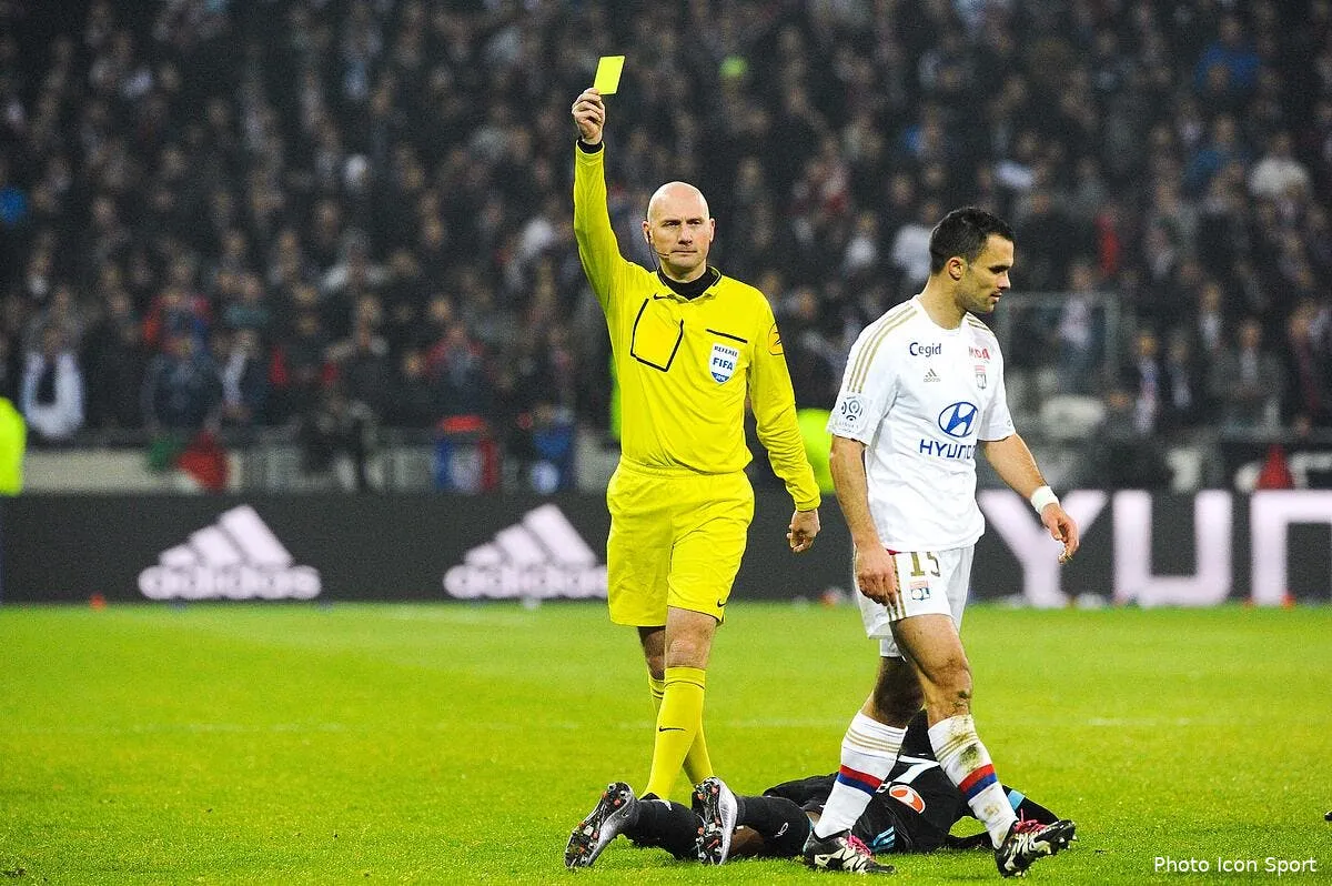 menes l annonce un arbitrage aussi nul qu ol om ca va durer iconsport jpt 240116 12 01131561