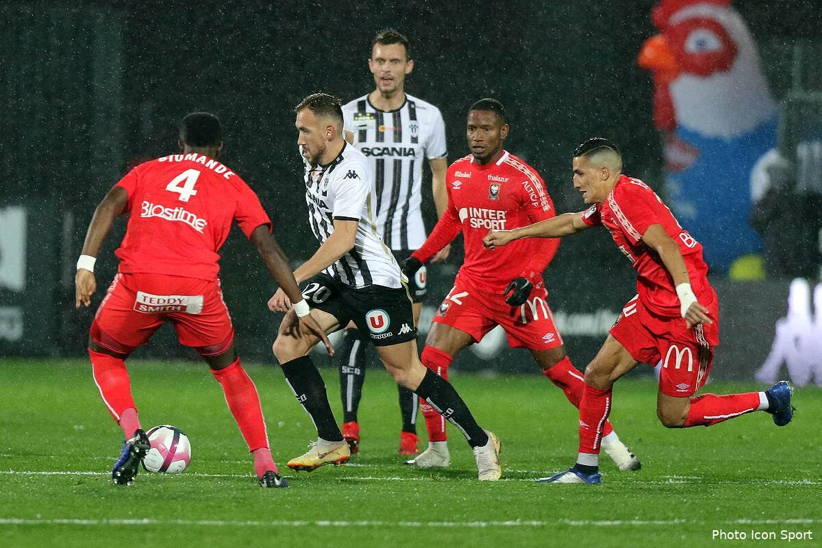 mercato l ol et bordeaux ont une piste commune au milieu iconsport icon lem 011218 01 11238743