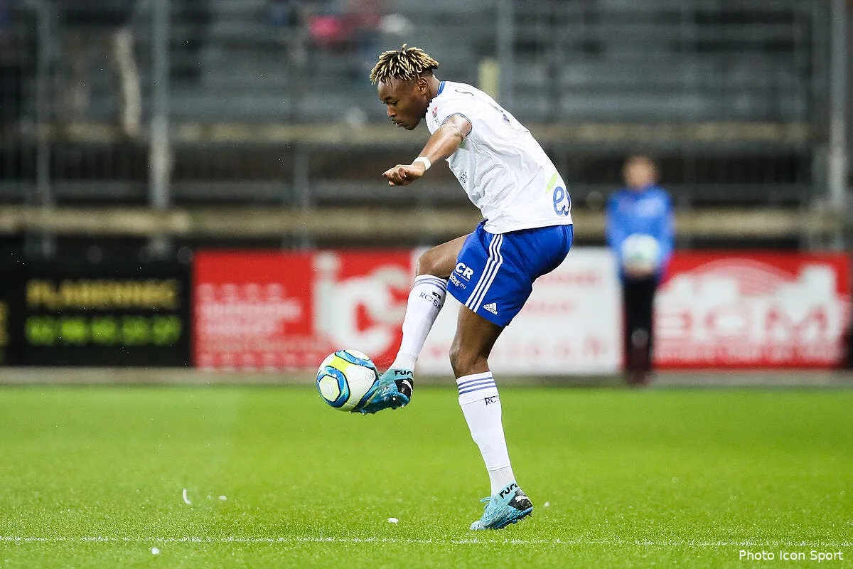 mercato la premier league s affole le prix dementiel de simakan icon vmi 041219 08 72274399