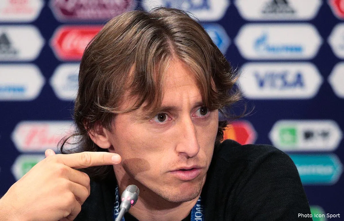 mercato le real madrid hausse le ton et sort les barbeles pour modric iconsport icon spu 140718 93 77226711