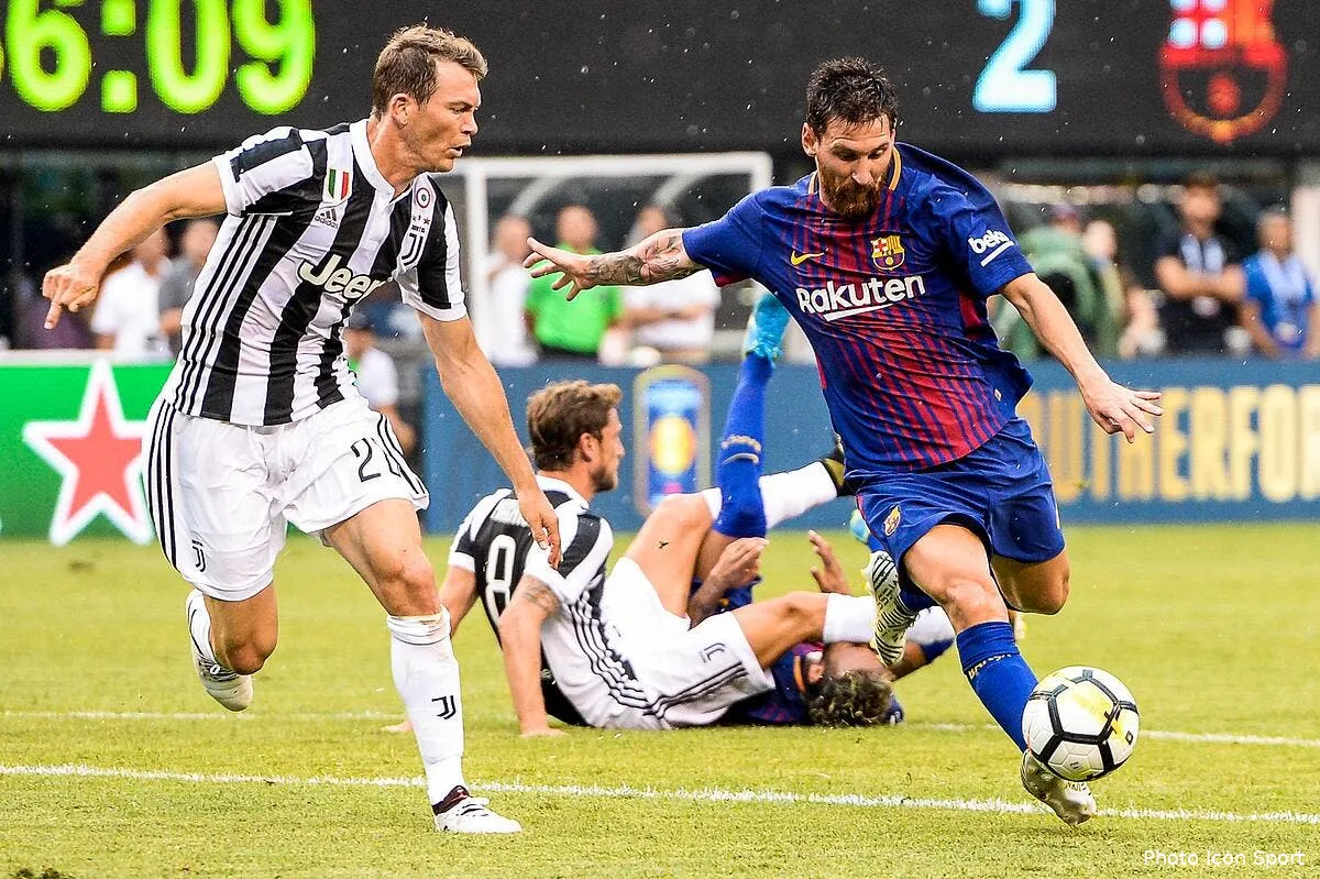 mercato lichsteiner dit oui a nice si la juventus trouve un remplacant iconsport icon acp 220717 38 06187817