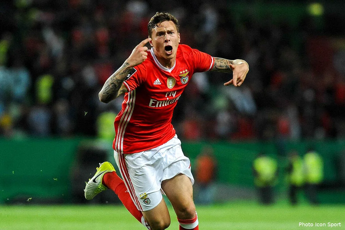 mercato man utd s offre victor vindelof iconsport glo 230417 89 25182839