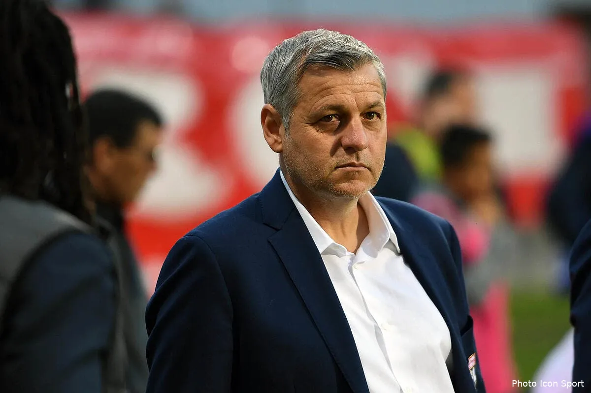 mercato vieira et blanc cites a newcastle pas genesio icon dim 240519 01 10256985