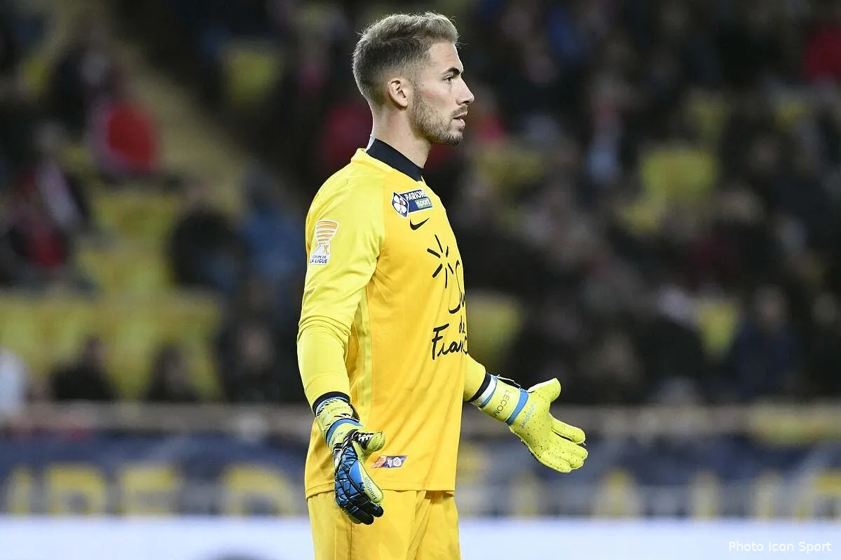 mhsc der zakarian felicite son sauveur a metz iconsport icon del 310118 12 02209635