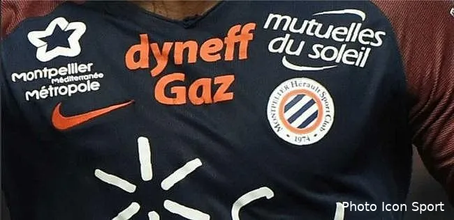 mhsc montpellier fait le bonheur de montpelier mhsc oh la belle boulette sur le maillot de montpellier montpellier 192519193381