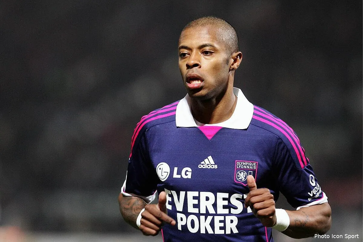 michel bastos ne voit pas l ol mort et enterre loin de la iconsport mrv 030312 514 2431958