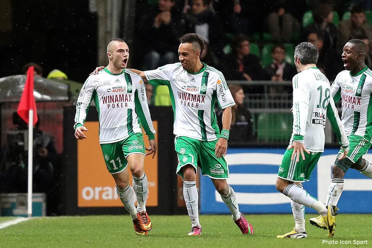 mollo a mis le vestiaire de l asse dans sa poche iconsport vmi 080313 06 5952085