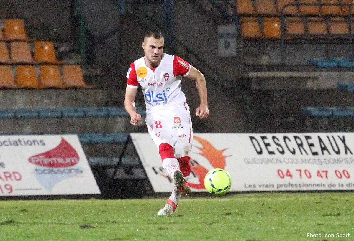 mollo prete a l asse pour six mois iconsport fid 221212 44 7246611