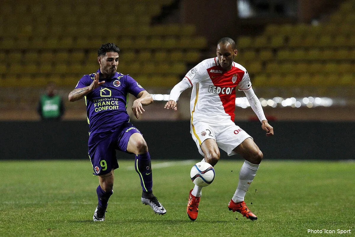 monaco c est caramba encore rate dans un stade vide iconsport mag 021215 01 02127049