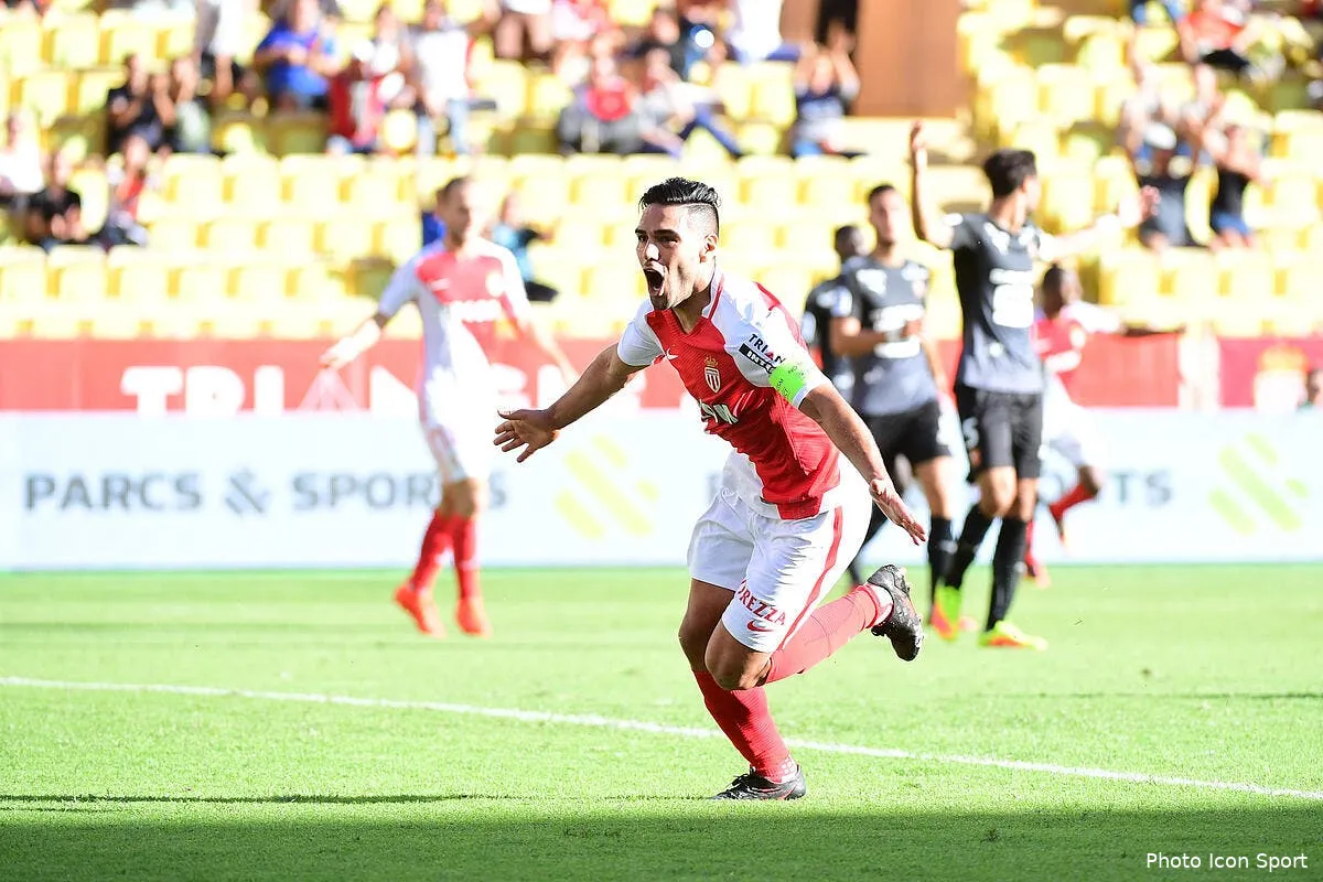 monaco repond au psg et reprend son trone falcao 20155276