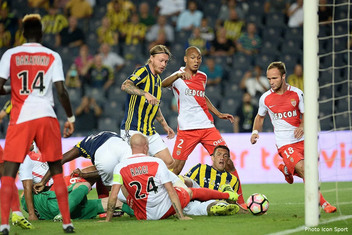 monaco s est fait emenike par fenerbahce iconsport ses 270716 01 09150130