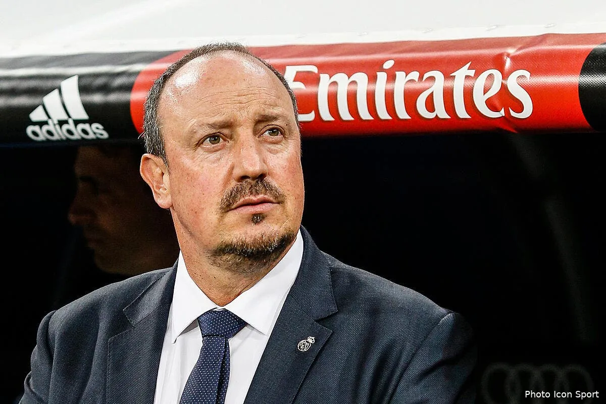 mourinho a la place de benitez les socios du real madrid interroges benitez 2128819