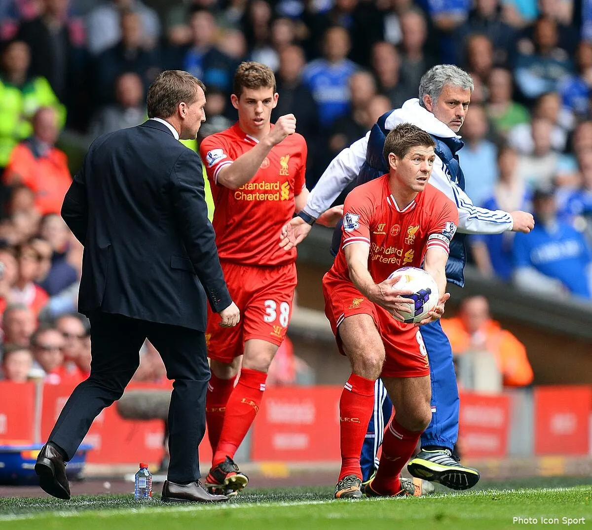 mourinho exige que chelsea respecte la legende gerrard iconsport spi 270414 05 06102041