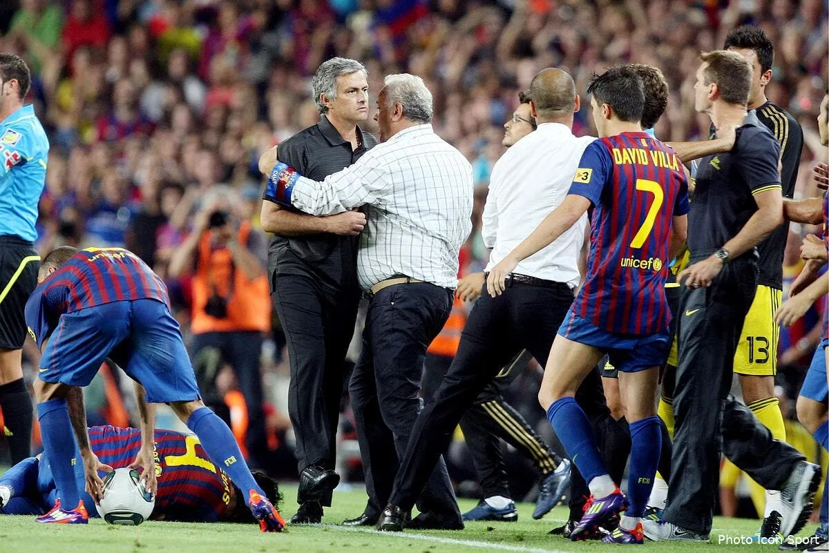 mourinho suspendu deux matches pour son doigt dans l oeil iconsport ppg 170811 38 2225599