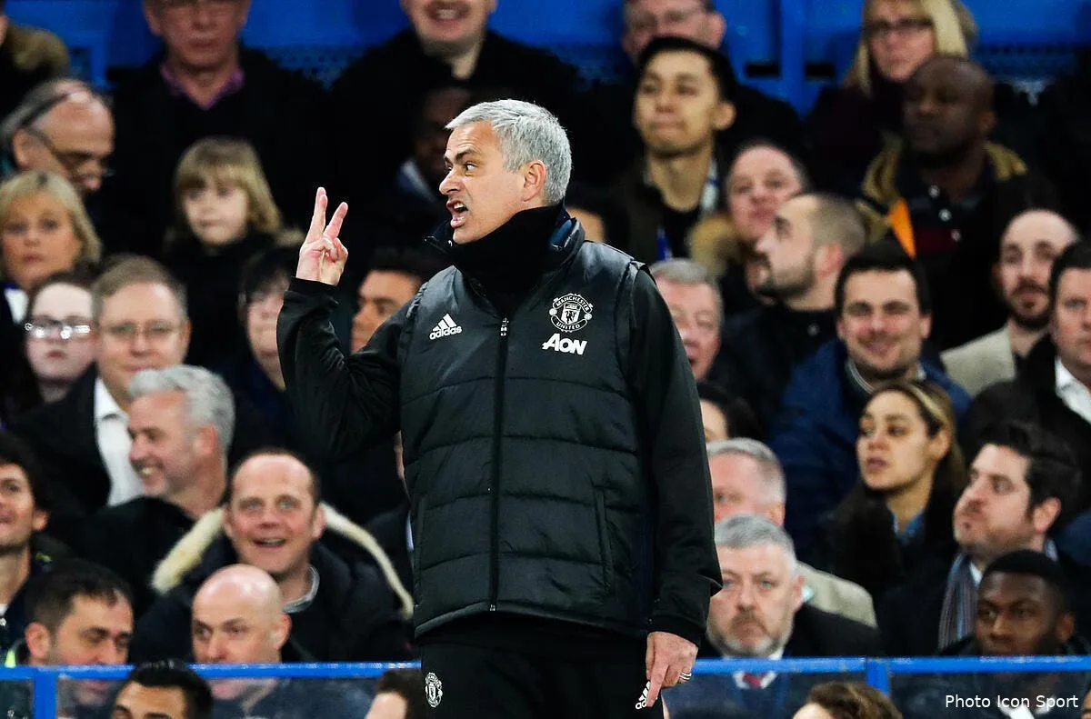 mu qu a voulu dire jose mourinho aux fans de chelsea avec ce geste iconsport bpi 130317 08 38173716