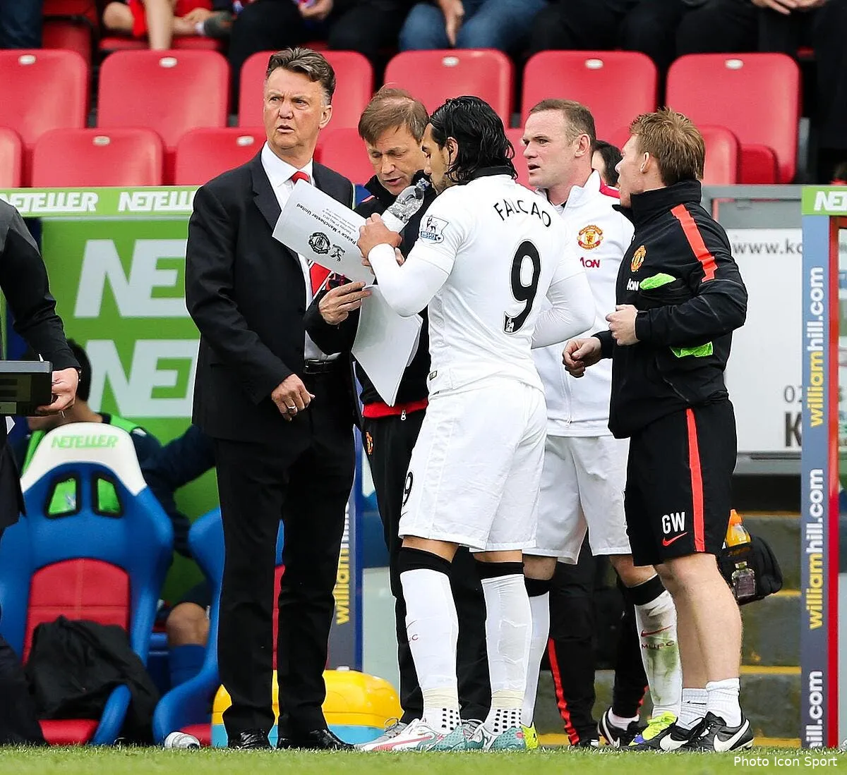 mu renvoie falcao a monaco iconsport spi 100515 08 64112171