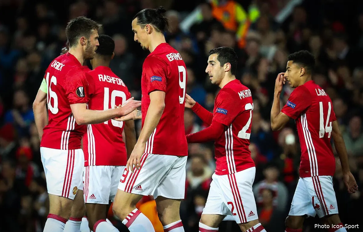 mu serieuse blessure au genou pour ibrahimovic iconsport blg 200417 01 11177390