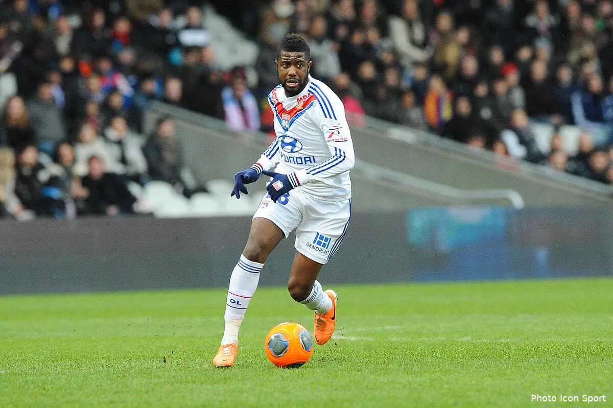 mvuemba n a pas demande a quitter le placard de l ol mvuemba75781