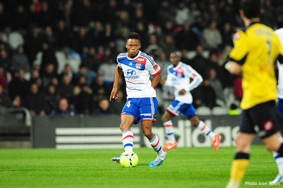 n jie signe son premier contrat professionnel a l ol iconsport jpt 310313 05 3958439