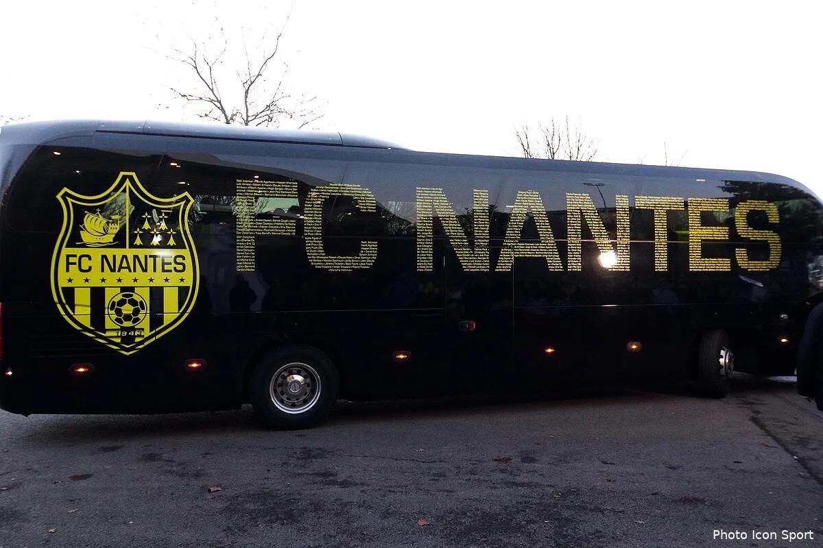 nantes ranieri va planter deux bus pour bloquer le psg iconsport lem 131216 01 08199955