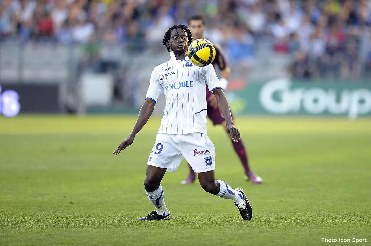 ndinga a l ol auxerre dit non iconsport per 110511 97 2121112